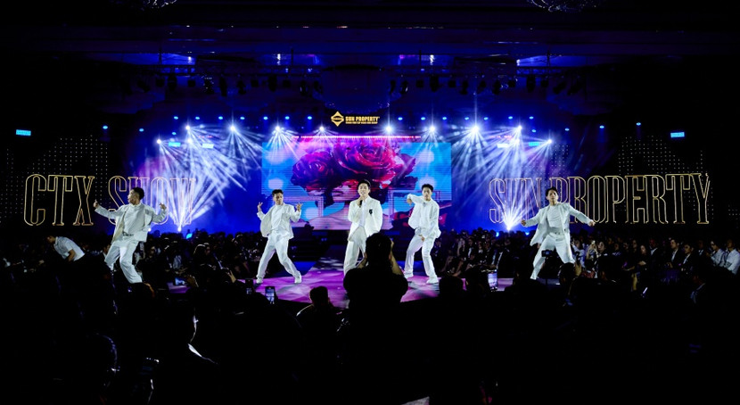 Không gian nghệ thuật đặc sắc thổi bùng sức nóng sự kiện (Ảnh: Ánh Dương)