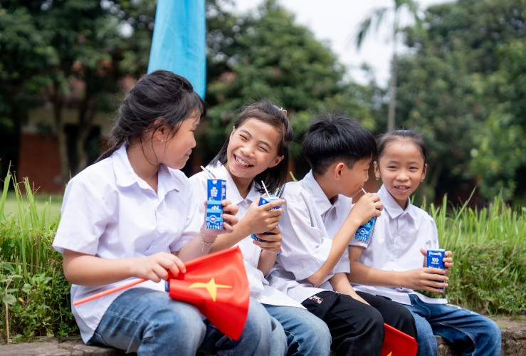 Hoạt động hướng đến trẻ em có hoàn cảnh kém may mắn, còn nhiều thiệt thòi là sự khởi động ý nghĩa cho Tháng hành động vì trẻ em Hoạt động hướng đến trẻ em có hoàn cảnh kém may mắn, còn nhiều thiệt thòi là sự khởi động ý nghĩa cho Tháng hành động vì trẻ em