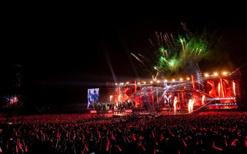 Khán giả đi từ bất ngờ này sang bất ngờ khác khi lạc bước giữa không gian nghệ thuật đỉnh cao