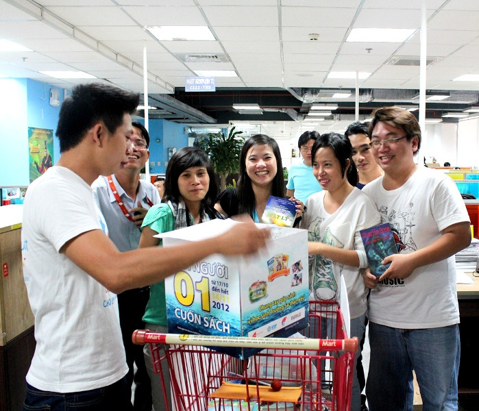 Tiếp thêm ngọn lửa tri thức ở Trường Sa ảnh 1