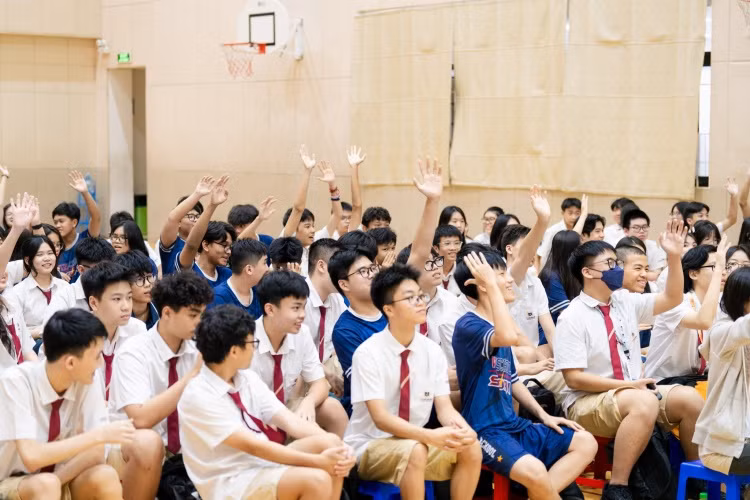 Tại Trường Trung học Vinschool Central Park, các “đại sứ Xanh” đã thể hiện sự quan tâm đặc biệt đến chủ đề Y tế Xanh, dù đây là một chủ đề khá phức tạp.