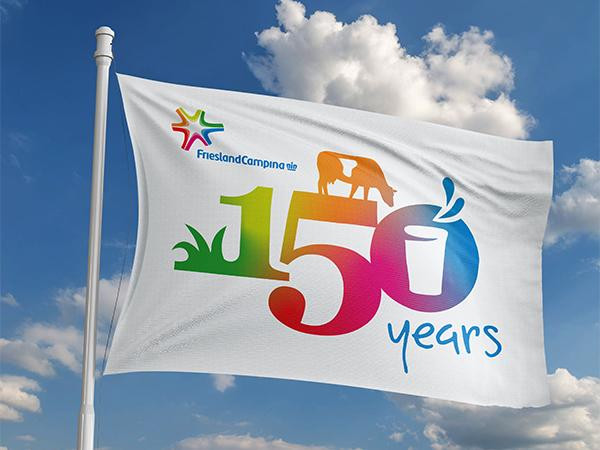 Lá cờ kỷ niệm 150 năm của Tập đoàn FrieslandCampina chính thức được giương cao, đánh dấu 1,5 thế kỷ Tập đoàn đồng hành cùng thế giới