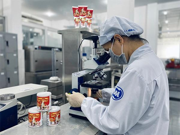 Sữa đặc Ông Thọ vẫn luôn duy trì chất lượng cùng thành phần dinh dưỡng, độ thơm ngon, sánh mịn trong mọi bối cảnh xã hội để gửi lời tri ân thiết thực nhất đến người tiêu dùng Việt Nam trong suốt 45 năm qua.