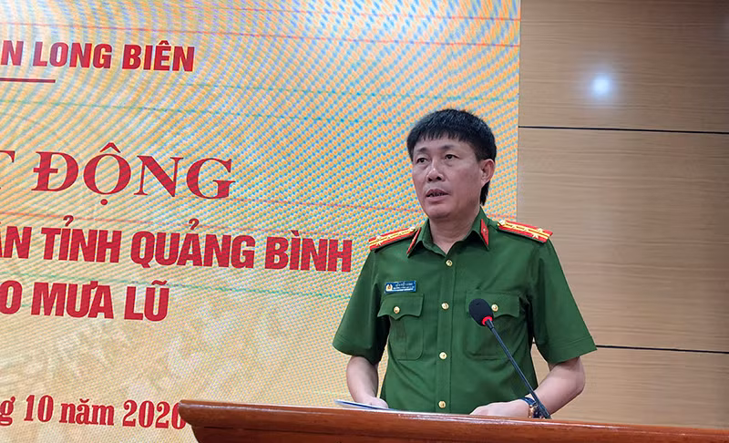 Đại tá Hứa Việt Hưng phát biểu tại buổi lễ phát động