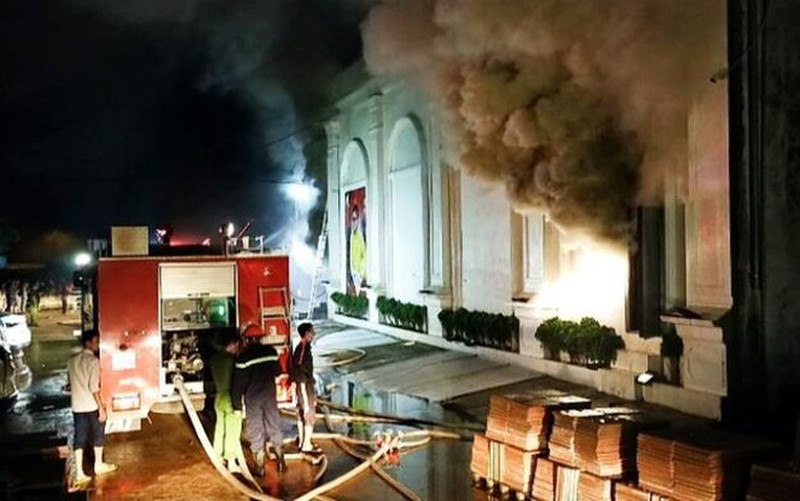 Hiện trường quán Bar X5 bị hỏa hoạn Hiện trường quán Bar X5 bị hỏa hoạn