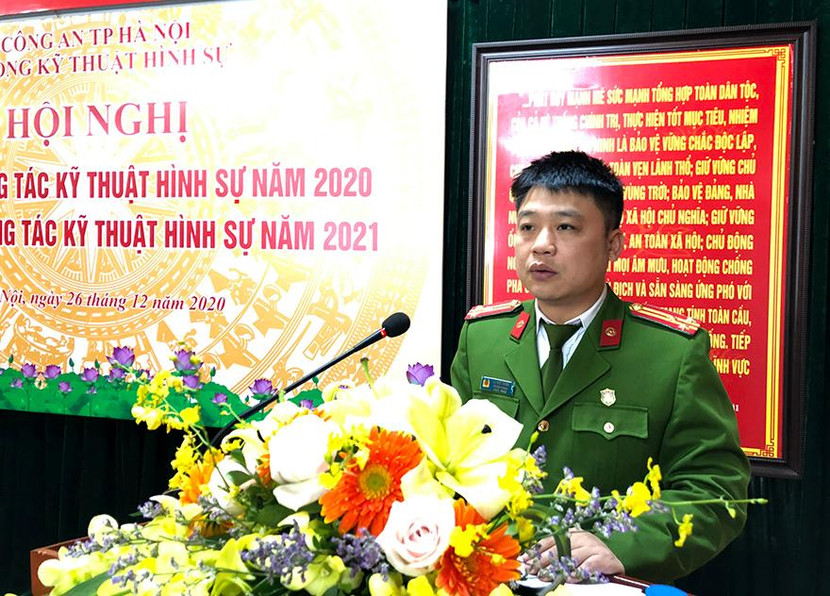 Thượng tá Lê Việt Dũng, Trưởng phòng KTHS CATP Hà Nội phát biểu và tiếp thu ý kiến chỉ đạo của đồng chí Phó Giám đốc CATP Thượng tá Lê Việt Dũng, Trưởng phòng KTHS CATP Hà Nội phát biểu và tiếp thu ý kiến chỉ đạo của đồng chí Phó Giám đốc CATP