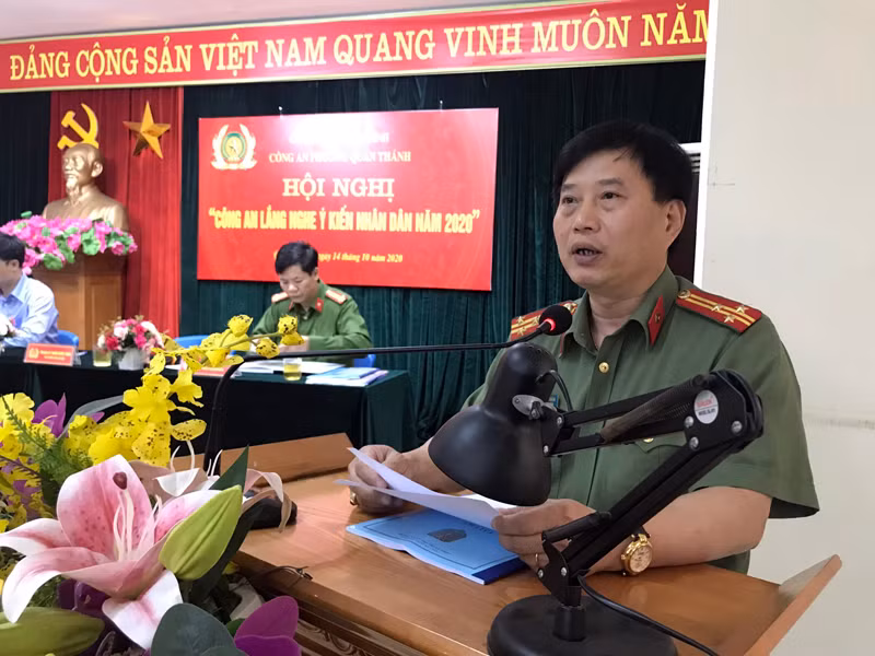 Thượng tá Trịnh Quốc Tuấn - Phó trưởng CAQ Ba Đình phát biểu tại hội nghị Thượng tá Trịnh Quốc Tuấn - Phó trưởng CAQ Ba Đình phát biểu tại hội nghị
