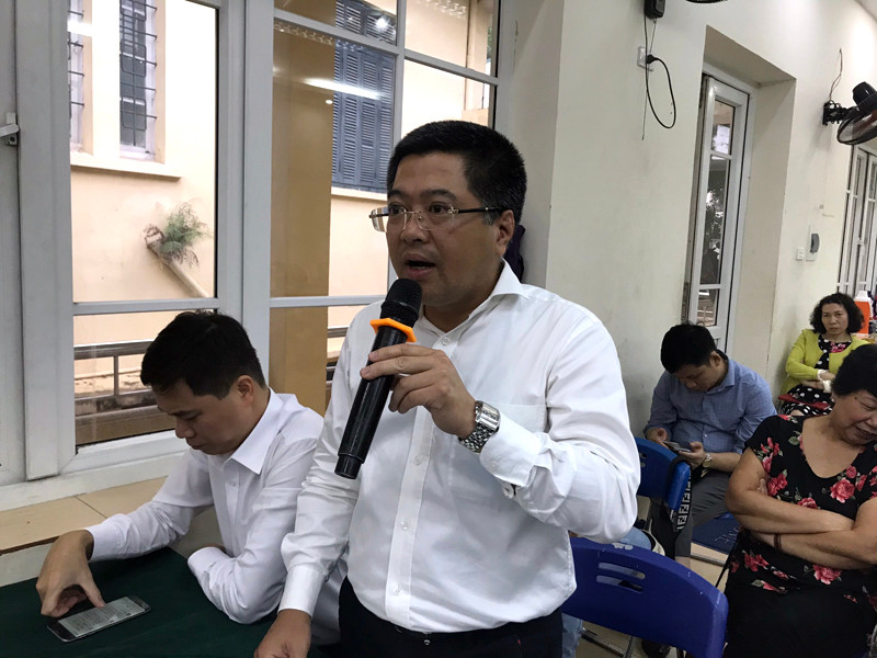 Ông Phạm Quốc Hùng chia sẻ những tâm tư, nguyện vọng của mình cũng như người dân trong cụm dân cư Ông Phạm Quốc Hùng chia sẻ những tâm tư, nguyện vọng của mình cũng như người dân trong cụm dân cư