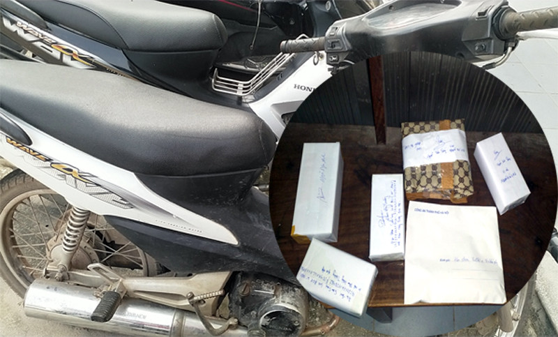 Tang vật và chiếc xe 2 nghi can sử dụng gây án