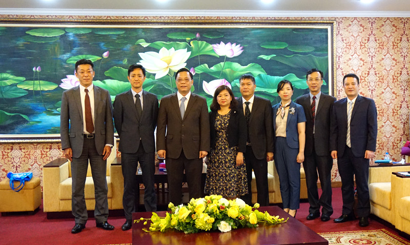 Thiếu tướng Nguyễn Hải Trung - Giám đốc CATP Hà Nội và đại diện chỉ huy một số phòng nghiệp vụ CATP chụp ảnh lưu niệm cùng Đoàn Đại sứ quán Nhật Bản tại Việt Nam đến thăm và làm việc với CATP Hà Nội Thiếu tướng Nguyễn Hải Trung - Giám đốc CATP Hà Nội và đại diện chỉ huy một số phòng nghiệp vụ CATP chụp ảnh lưu niệm cùng Đoàn Đại sứ quán Nhật Bản tại Việt Nam đến thăm và làm việc với CATP Hà Nội