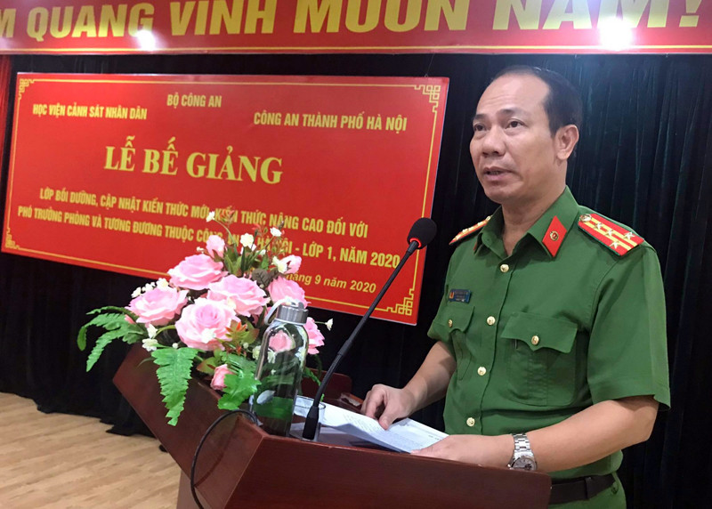 Đại tá, TS. Trần Quang Huyên - Phó Giám đốc Học viện Cảnh sát nhân dân phát biểu tại lễ Bế giảng