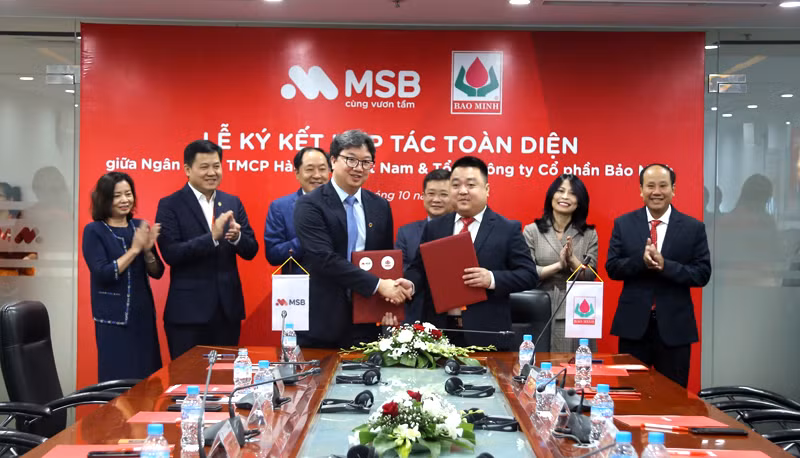 Đại diện lãnh đạo các bên tham gia Lễ ký kết Hợp tác toàn diện