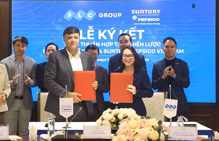 Lễ ký kết thỏa thuận hợp tác chiến lược giữa Tập đoàn FLC và Suntory PepsiCo Vietnam Lễ ký kết thỏa thuận hợp tác chiến lược giữa Tập đoàn FLC và Suntory PepsiCo Vietnam