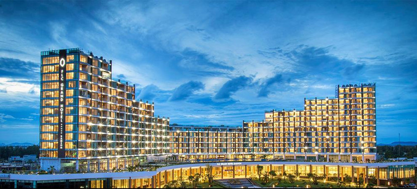 Khung cảnh lung linh, tráng lệ tại FLC Sầm Sơn về đêm