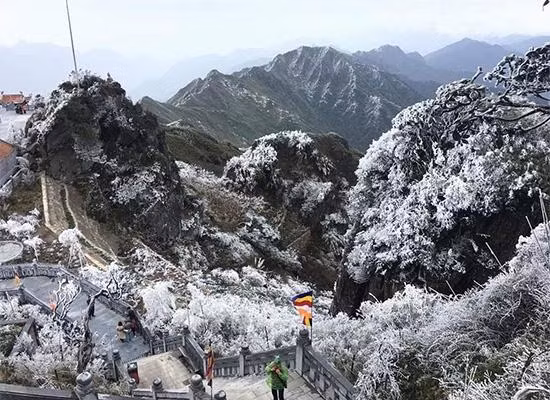 “Đón băng tuyết” tại Sa Pa (Ảnh vietravel.com)