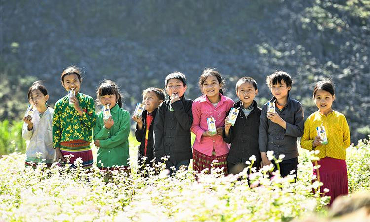 Các chương trình chăm sóc dinh dưỡng thông qua sữa cho trẻ em được Vinamilk đặc biệt đẩy mạnh trong năm 2020 Các chương trình chăm sóc dinh dưỡng thông qua sữa cho trẻ em được Vinamilk đặc biệt đẩy mạnh trong năm 2020