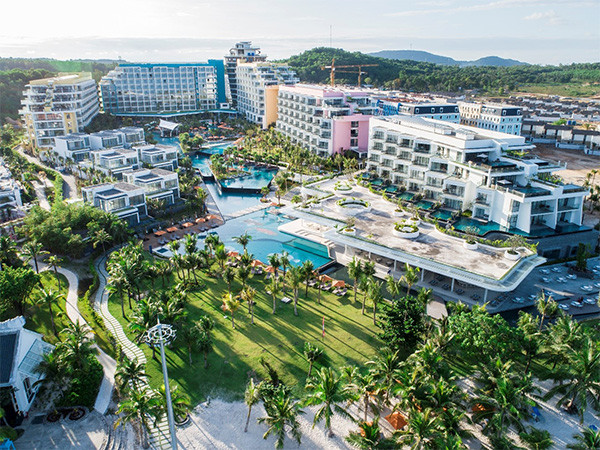 Khu nghỉ dưỡng Premier Residences Phu Quoc Emerald Bay tại Nam Phú Quốc