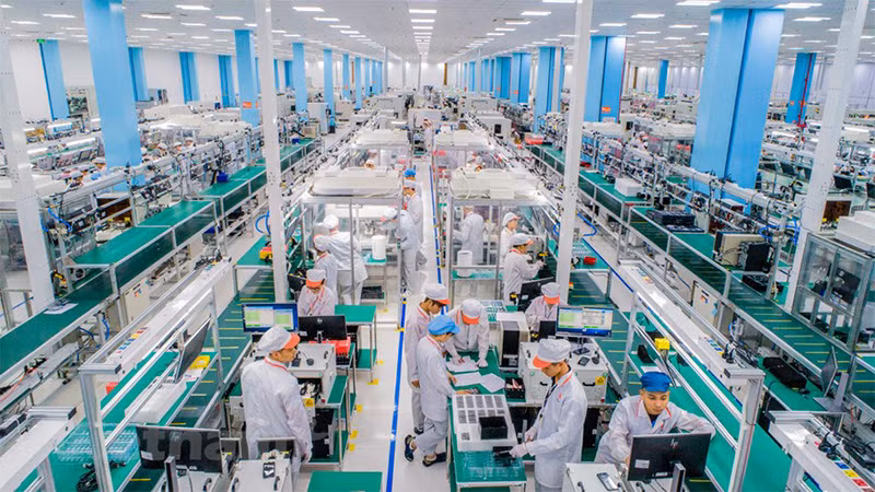 Toàn cảnh nhà máy VinSmart với công suất sản xuất lên tới 130 triệu chiếc mỗi năm.