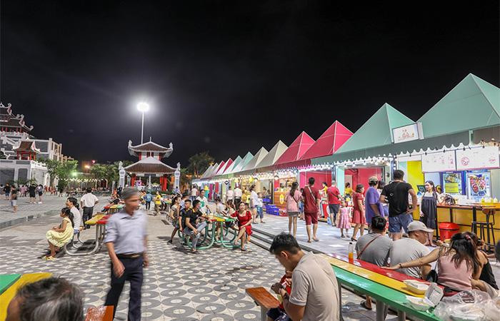 Các gian hàng độc đáo tại Công viên châu Á