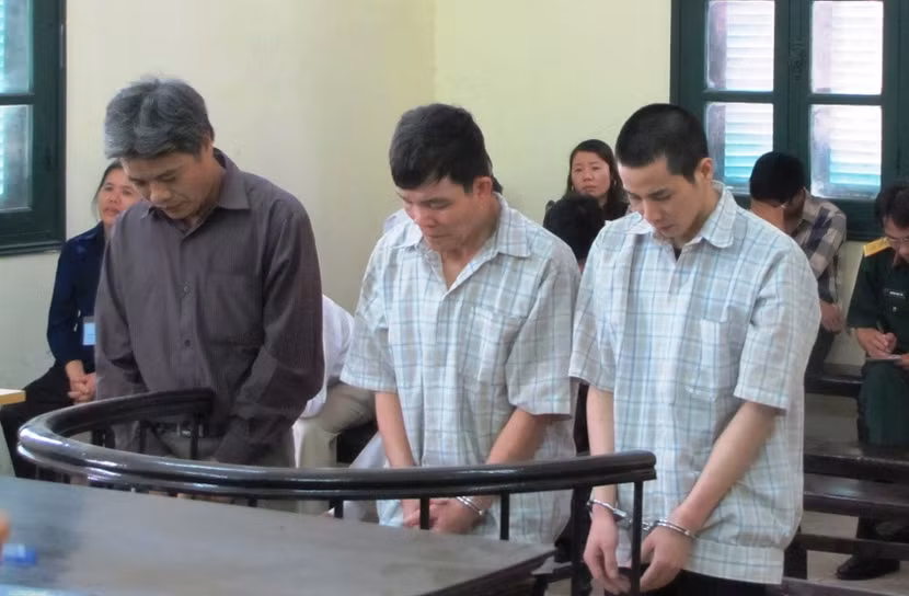 Con rể giúp bố vợ đòi nợ bằng dao ảnh 1