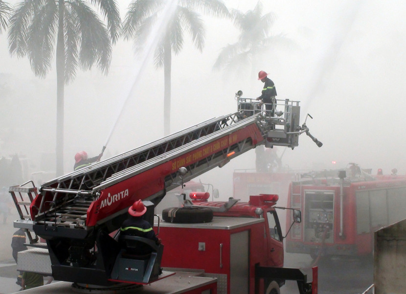 Công an TP Hà Nội diễn tập chống bạo loạn, khủng bố và giải cứu con tin ảnh 15 Công an TP Hà Nội diễn tập chống bạo loạn, khủng bố và giải cứu con tin ảnh 15