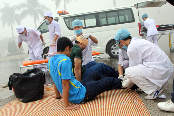 Công an TP Hà Nội diễn tập chống bạo loạn, khủng bố và giải cứu con tin ảnh 13 Công an TP Hà Nội diễn tập chống bạo loạn, khủng bố và giải cứu con tin ảnh 13