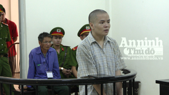 Đến nhà bạn gái chơi, đâm thấu tim, thủng phổi đối thủ ảnh 1