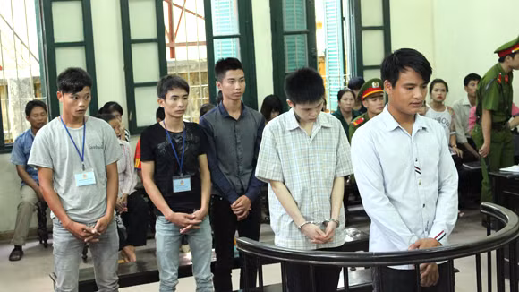 Đến nhà bạn gái chơi, hai thanh niên bị đâm thủng bụng, thấu tim tử vong ảnh 1