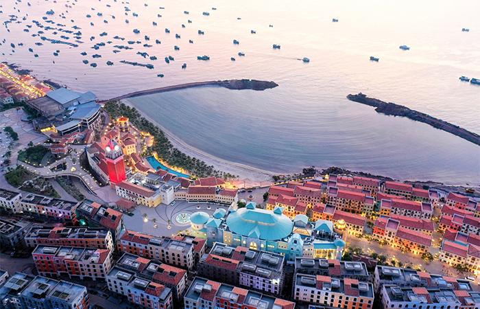 Tại mỗi điểm đến, Sun Property sẽ đều quy hoạch tuyến phố, kiến tạo “tọa độ vàng” thương mại, giải trí, mua sắm, ẩm thực. Tại mỗi điểm đến, Sun Property sẽ đều quy hoạch tuyến phố, kiến tạo “tọa độ vàng” thương mại, giải trí, mua sắm, ẩm thực.