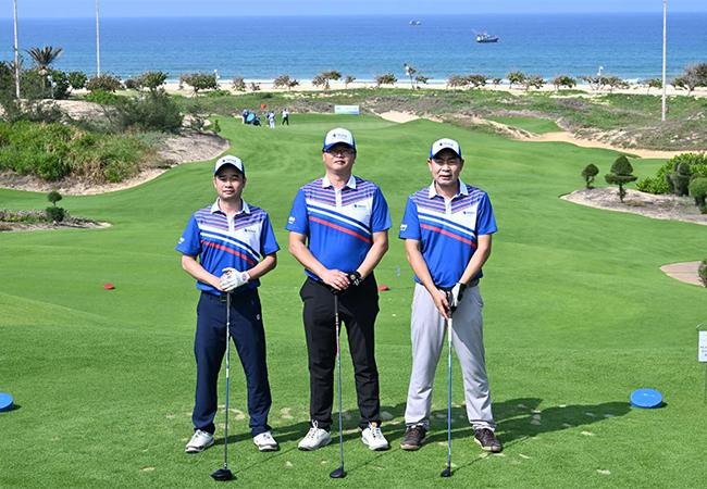Các golfer thi đấu tại FLC Golf Links Quy Nhon.