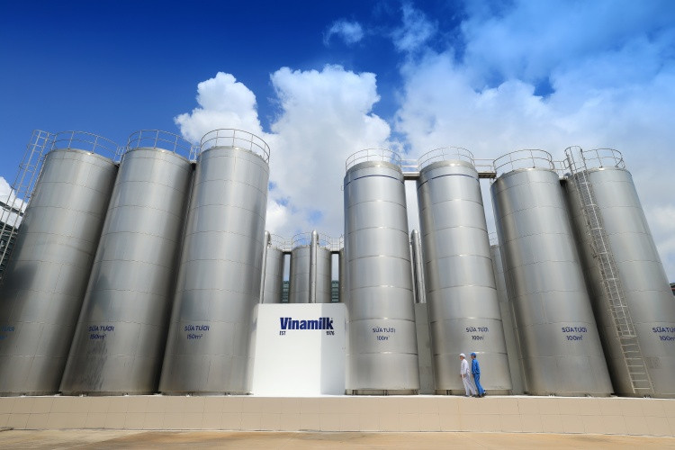 Hệ thống 16 nhà máy đáp ứng những tiêu chuẩn cao nhất trong ngành sữa được phát triển từ nguồn lực và nhân sự được đào tạo tại TP.HCM