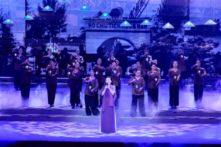 Giọng ca của NSND Thu Hiền vẫn nguyên vẹn sự ngọt ngào và da diết