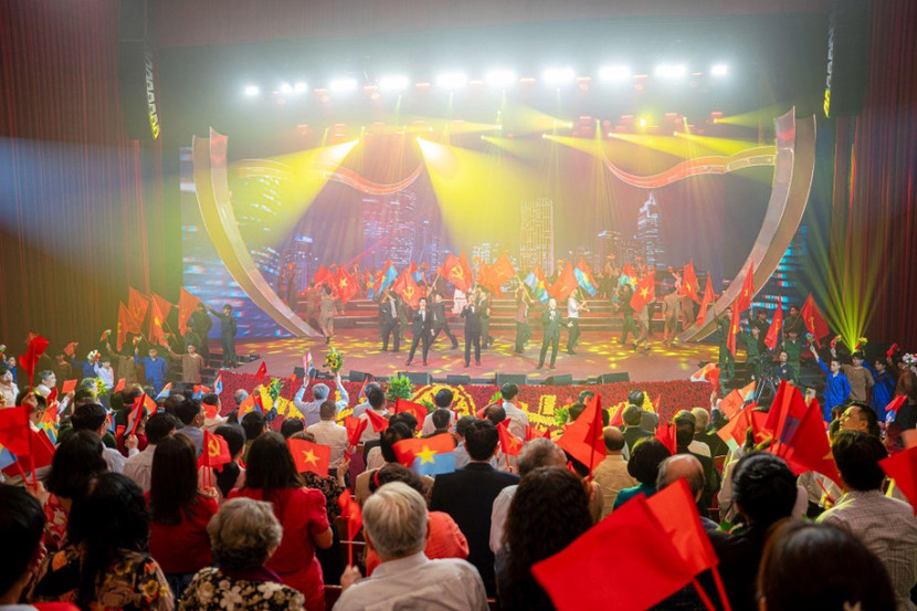 Không khí rộn ràng và xúc động của chương trình nghệ thuật “Đảng trong mùa xuân đại thắng” mùa 1 tại Đà Nẵng