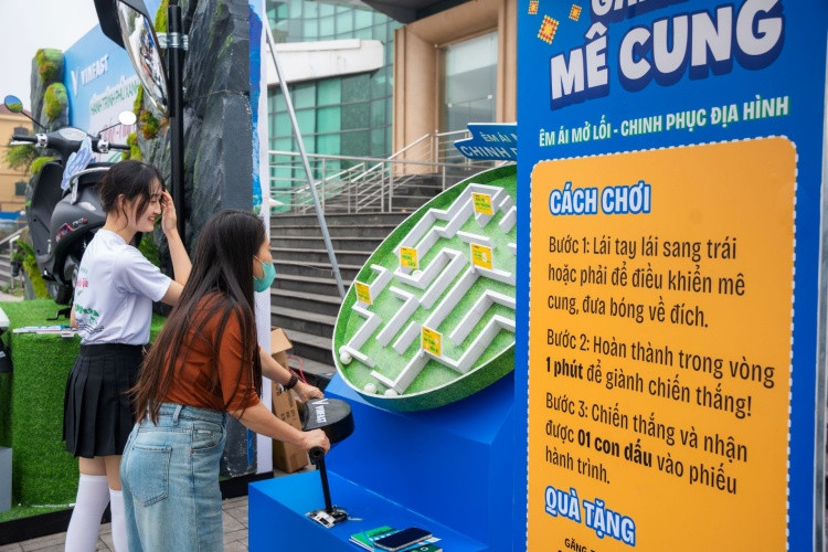 Ngoài hoạt động trải nghiệm xe máy điện VinFast, người dân Thái Nguyên còn được tham gia các trò chơi thú vị.