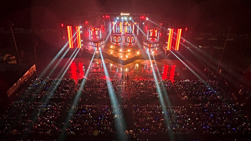 Hàng nghìn khán giả đổ về hai đêm nhạc thuộc chuỗi sự kiện Hà Nam Music Festival 2025 (Ảnh: Sun Group)
