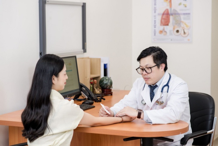 PGS.TS.BS.Nguyễn Văn Đĩnh Giám đốc Trung tâm Dị ứng - Miễn dịch lâm sàng khẳng định, việc được WAO công nhận là Trung tâm Xuất sắc giúp trung tâm tiếp cận sâu hơn với các tiến bộ trong chẩn đoán, các liệu pháp tiên tiến trên thế giới