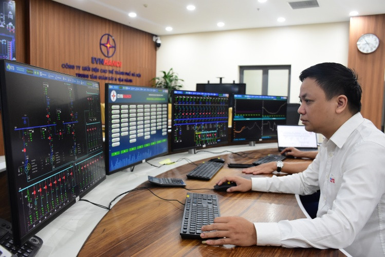 EVNHANOI tăng cường các ca trực và xử lý sự cố, sửa chữa điện trong suốt thời gian nghỉ lễ EVNHANOI tăng cường các ca trực và xử lý sự cố, sửa chữa điện trong suốt thời gian nghỉ lễ