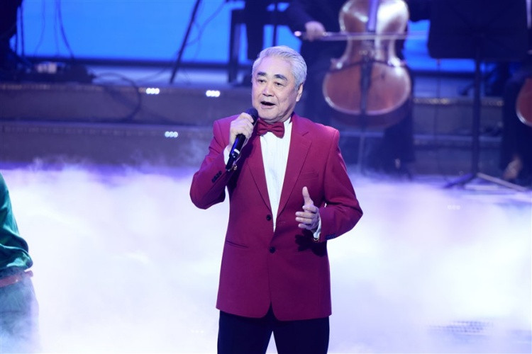 NSND Quang Thọ vẫn khiến làm khán giả phải “nổi da gà” với giọng ca baritone trầm ấm, hào sảng