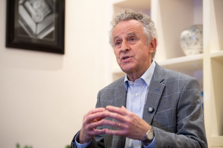 GS. Richard Henry Friend: “Lăng kính khác biệt giúp VinFuture tìm kiếm được các công trình có thể mang lại lợi ích cho hàng triệu người trên khắp thế giới” GS. Richard Henry Friend: “Lăng kính khác biệt giúp VinFuture tìm kiếm được các công trình có thể mang lại lợi ích cho hàng triệu người trên khắp thế giới”