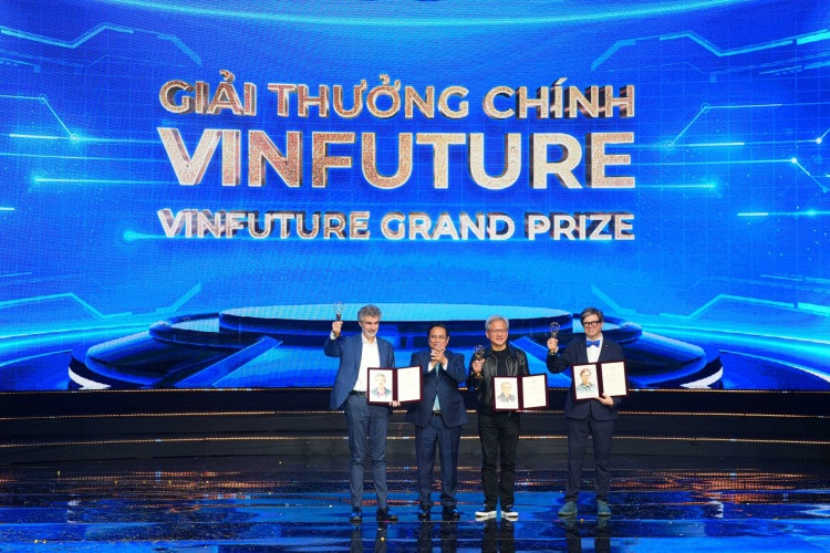 Thủ tướng Chính phủ Phạm Minh Chính trao giải thưởng cho các chủ nhân Giải thưởng chính VinFuture 2024, vinh danh những đóng góp đột phá để thúc đẩy sự tiến bộ của học sâu Thủ tướng Chính phủ Phạm Minh Chính trao giải thưởng cho các chủ nhân Giải thưởng chính VinFuture 2024, vinh danh những đóng góp đột phá để thúc đẩy sự tiến bộ của học sâu