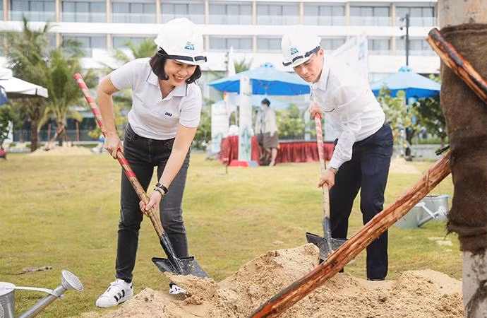 20.000 cây giống đã được gieo trồng trong chiến dịch của FLC 20.000 cây giống đã được gieo trồng trong chiến dịch của FLC