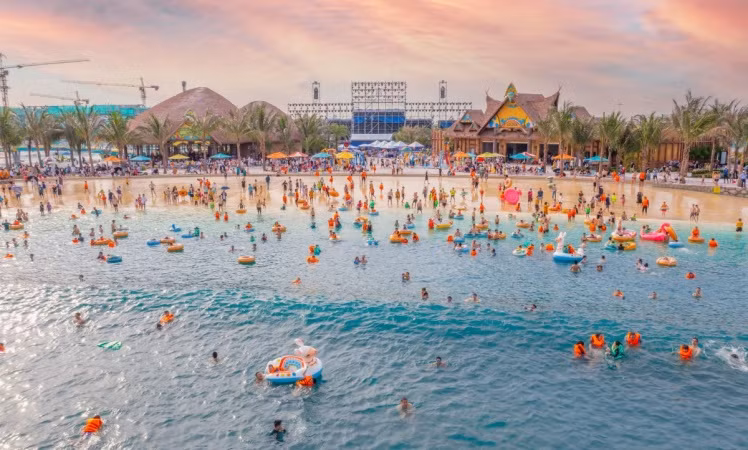 VinWonders Wave Park mang tới cho du khách kỳ nghỉ dưỡng biển 5 sao