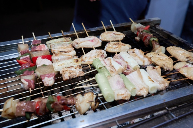 Các gian hàng ẩm thực 3 miền đa đạng với giá cả hợp lý và chất lượng dịch vụ hàng đầu