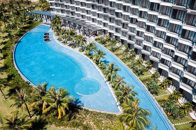 Khu nghỉ dưỡng được phát triển bởi MIKGroup mang đầy đủ cá tính riêng biệt để khơi dậy hạnh phúc trong mỗi du khách. Khu nghỉ dưỡng được phát triển bởi MIKGroup mang đầy đủ cá tính riêng biệt để khơi dậy hạnh phúc trong mỗi du khách.