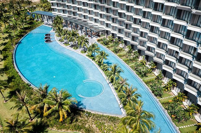 Khu nghỉ dưỡng được phát triển bởi MIKGroup mang đầy đủ cá tính riêng biệt để khơi dậy hạnh phúc trong mỗi du khách. Khu nghỉ dưỡng được phát triển bởi MIKGroup mang đầy đủ cá tính riêng biệt để khơi dậy hạnh phúc trong mỗi du khách.