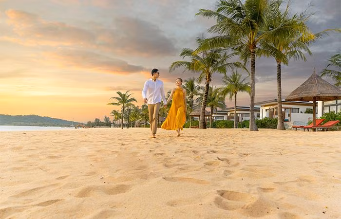 Con người thân thiện và khung cảnh thư giãn là những yếu tố chính mang đến một cuộc sống an yên, hạnh phúc. Con người thân thiện và khung cảnh thư giãn là những yếu tố chính mang đến một cuộc sống an yên, hạnh phúc.