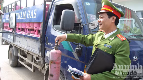 ... khi mà Giấy phép vận chuyển rách nát, bình chữa cháy hư hỏng