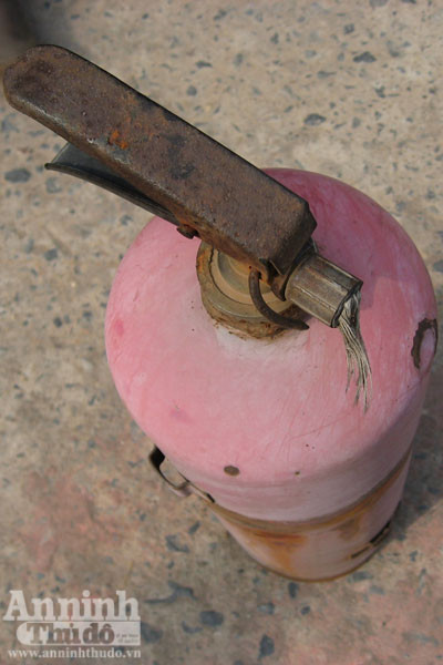 ... khi mà Giấy phép vận chuyển rách nát, bình chữa cháy hư hỏng ... khi mà Giấy phép vận chuyển rách nát, bình chữa cháy hư hỏng