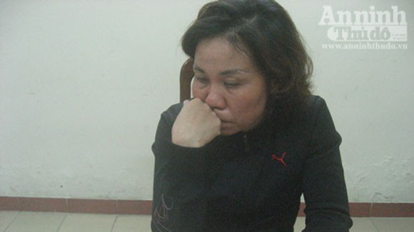 Nguyễn Thị Dậu cùng 2 đồng xu được xem là đồng tiền may mắn của dân làm ăn