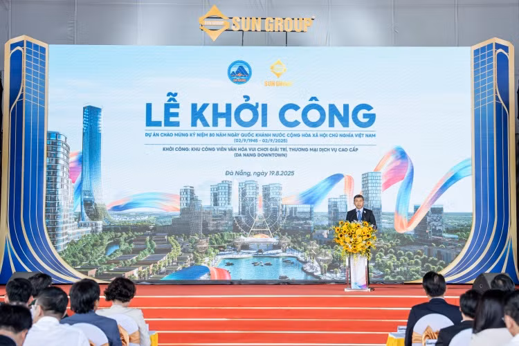 Ông Hồ Kỳ Minh, Phó Chủ tịch thường trực UBND thành phố Đà Nẵng phát biểu tại Lễ khởi công siêu dự án “Khu Công viên văn hóa vui chơi giải trí, thương mại dịch vụ cao cấp”.